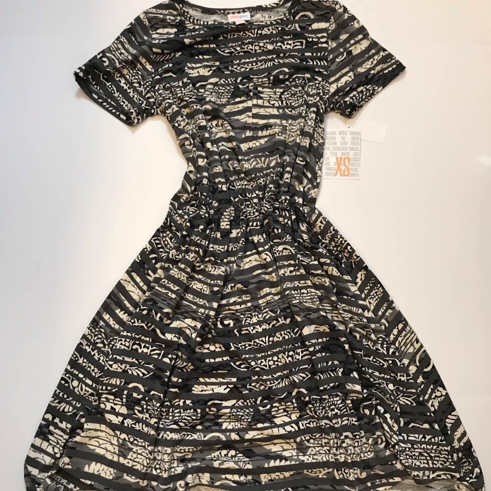 Lularoe Carly sz xs  (buy 2 or more get 10%off!!)